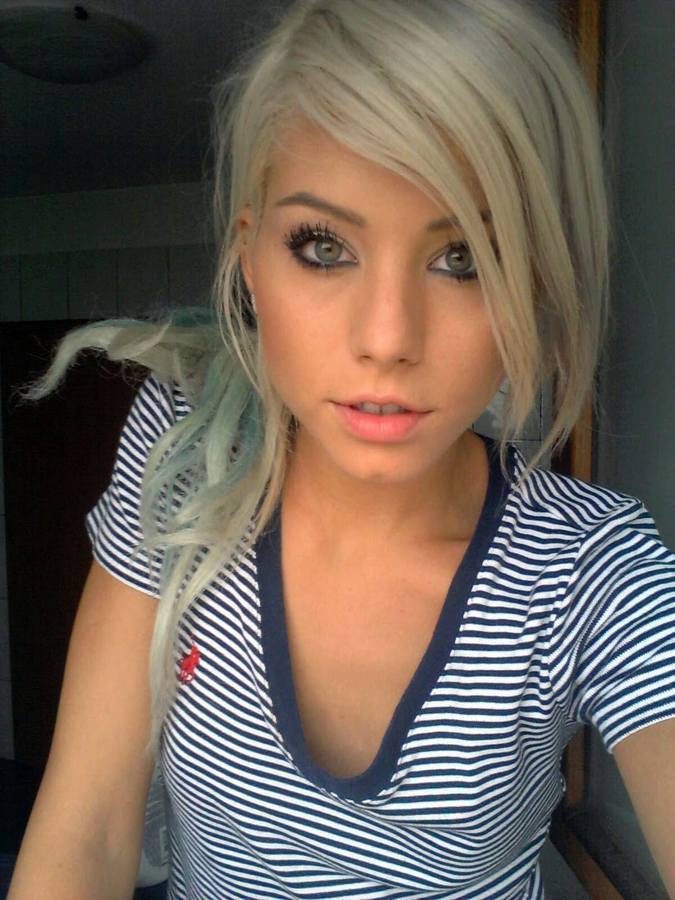 Cum arăta Carmen Grebenișan, înainte de operațiile estetice 3