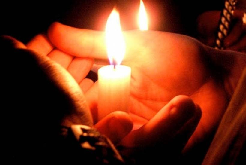 De ce se ia lumina de Paște