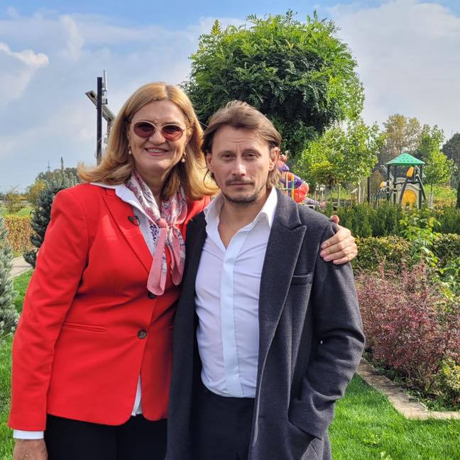 De ce nu aruncă Elisabeta Lipă cutiile de carton și pungile din casă