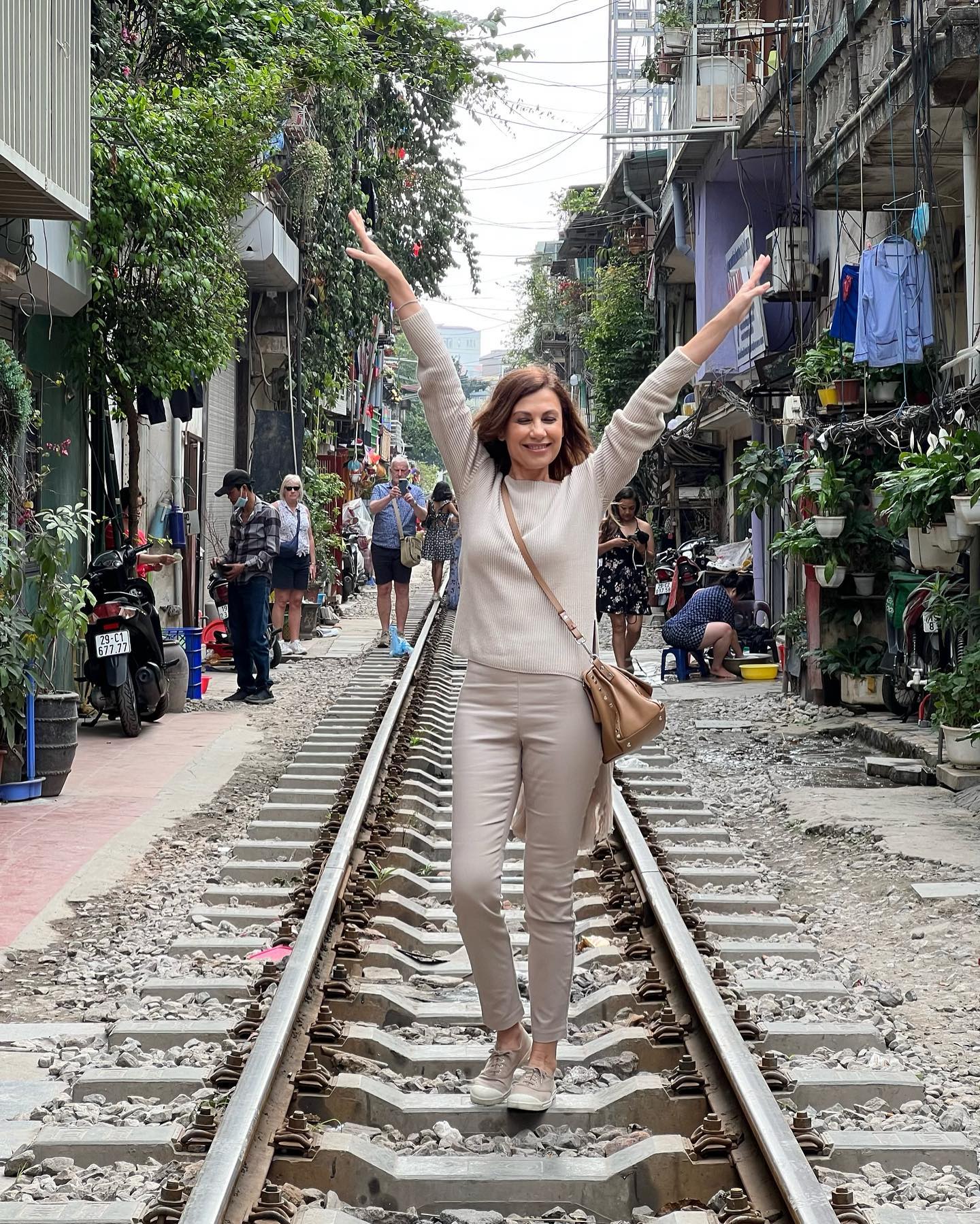 Experiența inedită trăită de Dana Sota în Vietnam: "Mie îmi place să mănânc, am încercat tot felul de dubioșenii" VIDEO EXCLUSIV