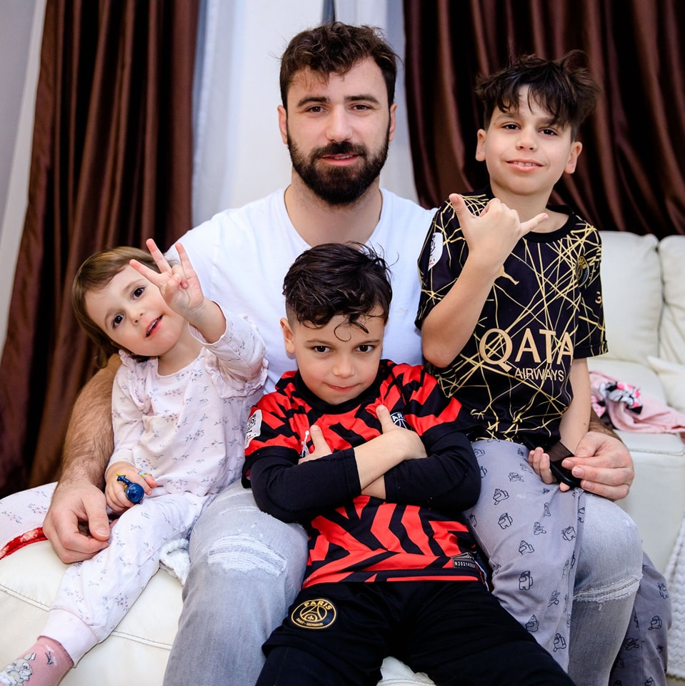 Fiul lui Andrei Stoica este campion la lupte spre disperarea mamei sale 2