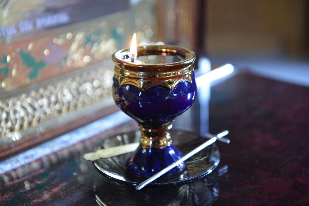 Ce ulei se pune în candelă