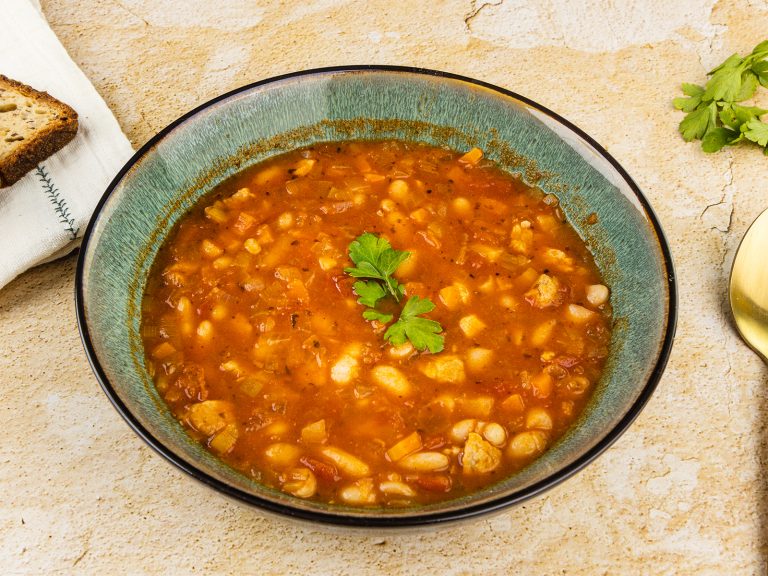 Secretul pentru cea mai bună ciorbă de fasole. Ce să adaugi, la final, când e gata. Asta o face și mai gustoasă