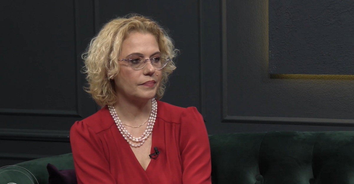 Cum își câștigă Raluca Moianu banii