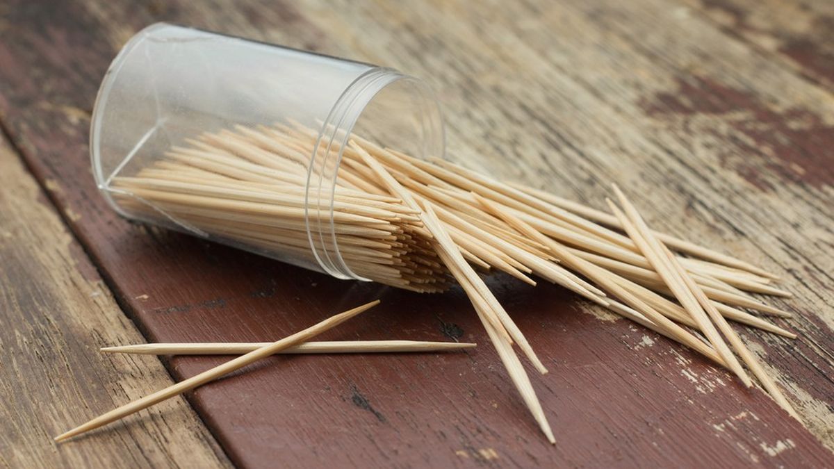 De ce nu e bine să folosim scobitoarea