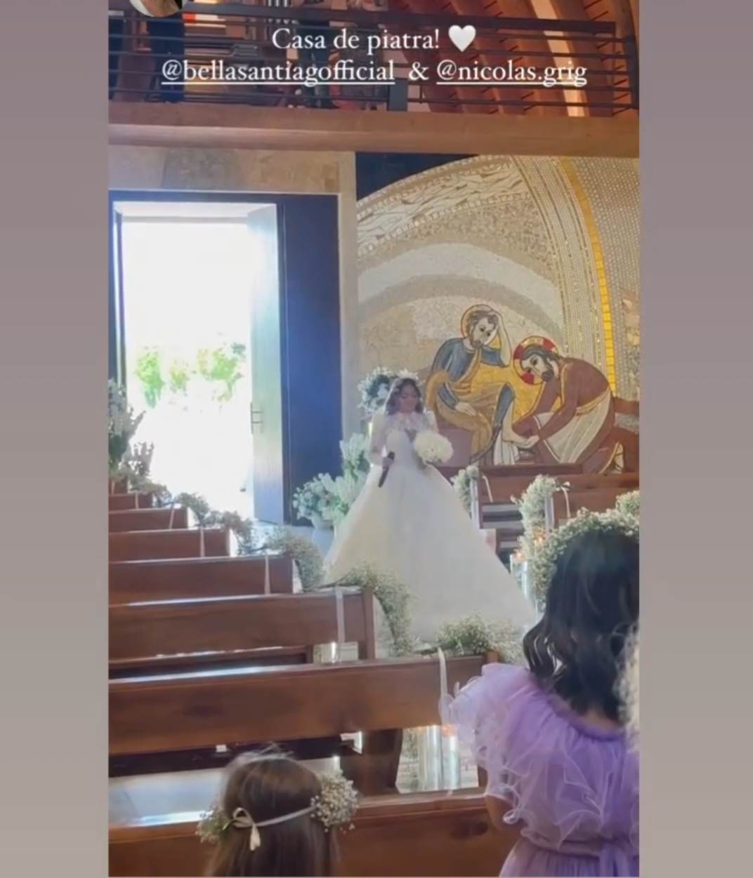 Bella Santiago, o mireasă fabuloasă. Cum și-a făcut intrarea în biserică