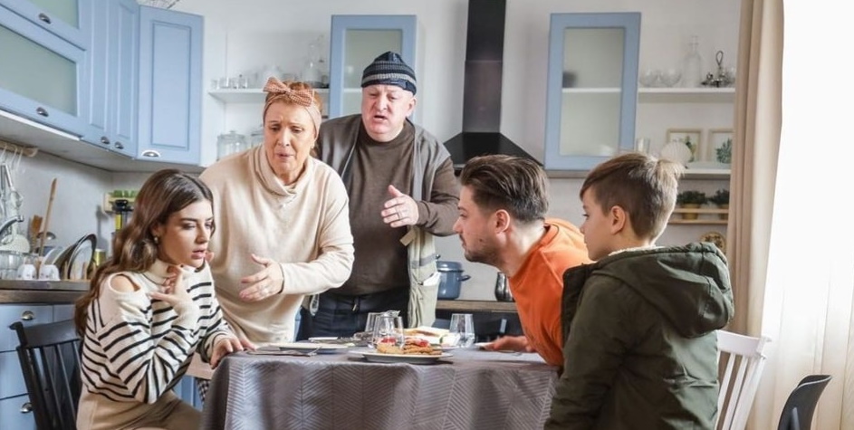 Când începe sezonul 2 din serialul Lia