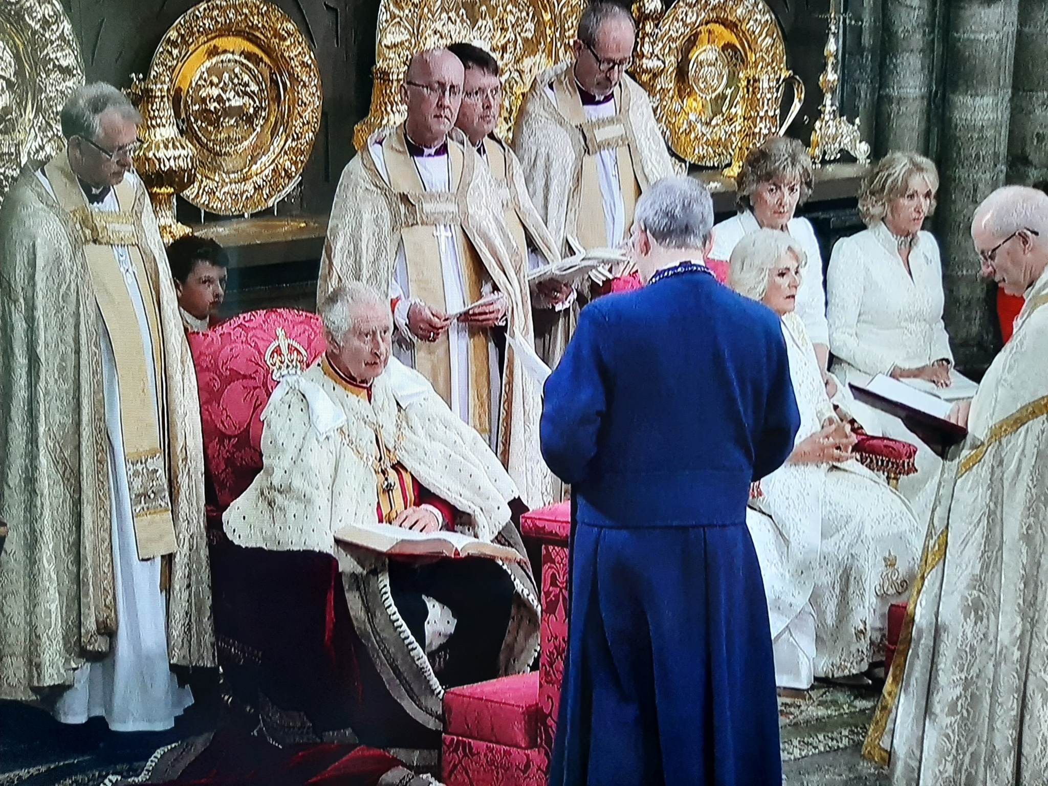 Ce conține coroana istorică purtată de regele Charles la încoronare