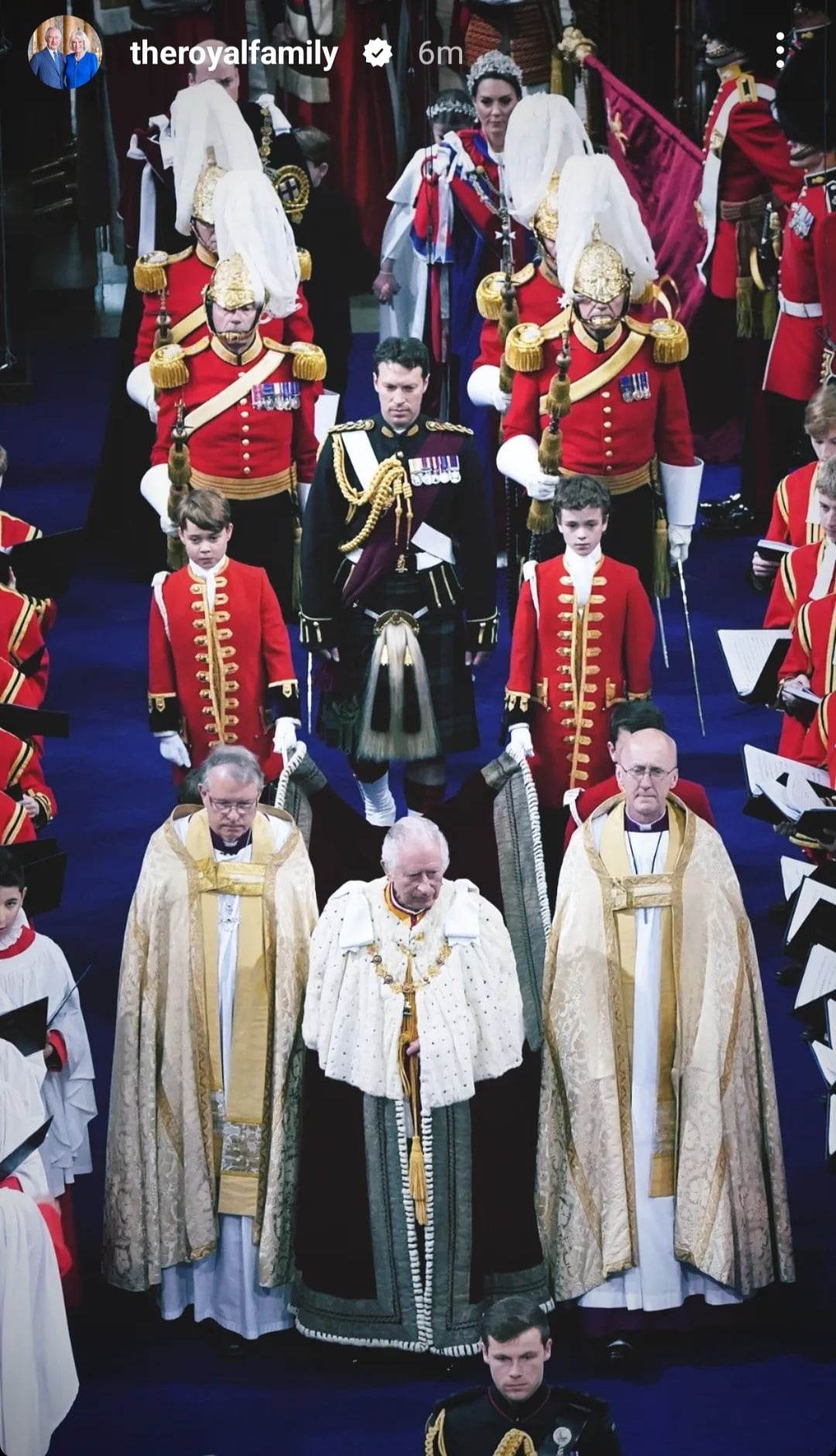 Ce conține coroana istorică purtată de regele Charles la încoronare 7