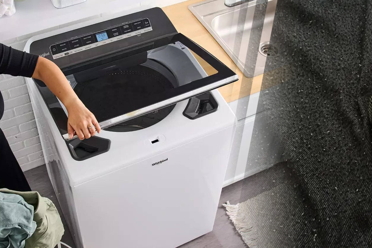 Ce sa pui in masina de spalat pentru a indeparta scamele de la haine. Metoda simpla pe care trebuie sa o incerci