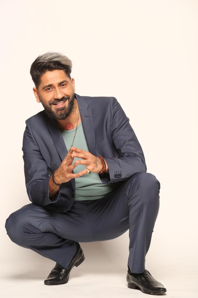 Connect-R nu va avea aproape de el, pe scenă, la concertul din 9 iunie, cea mai importantă ființă din viața lui. Cum explică marea absență de la Arenele Romane