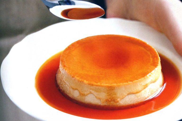 Trucul pentru cea mai bună cremă de zahăr ars. Ce trebuie să faci imediat după ce ai scos crema de zahăr din cuptor. Îi dă un plus de savoare