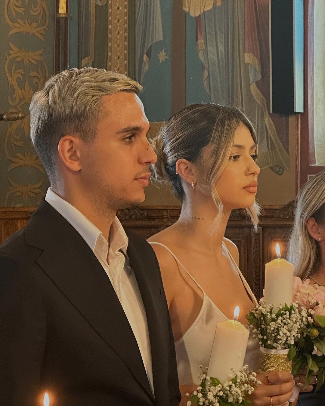 Cum arată rochia purtată de Irina Deaconescu la cununia ei religioasă. Fanii i-au reproșat că s-a îmbrăcat în pijama FOTO