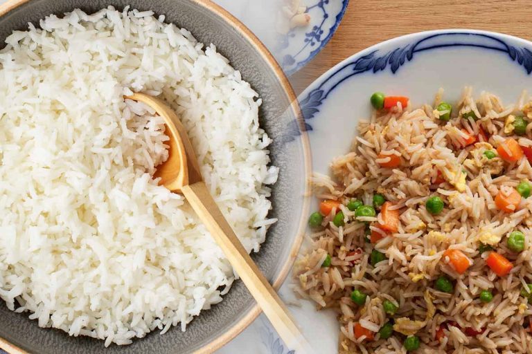Cum fierbi de fapt orezul ca să nu se mai lipească de oală. Metoda banală pe care o vei folosi mereu