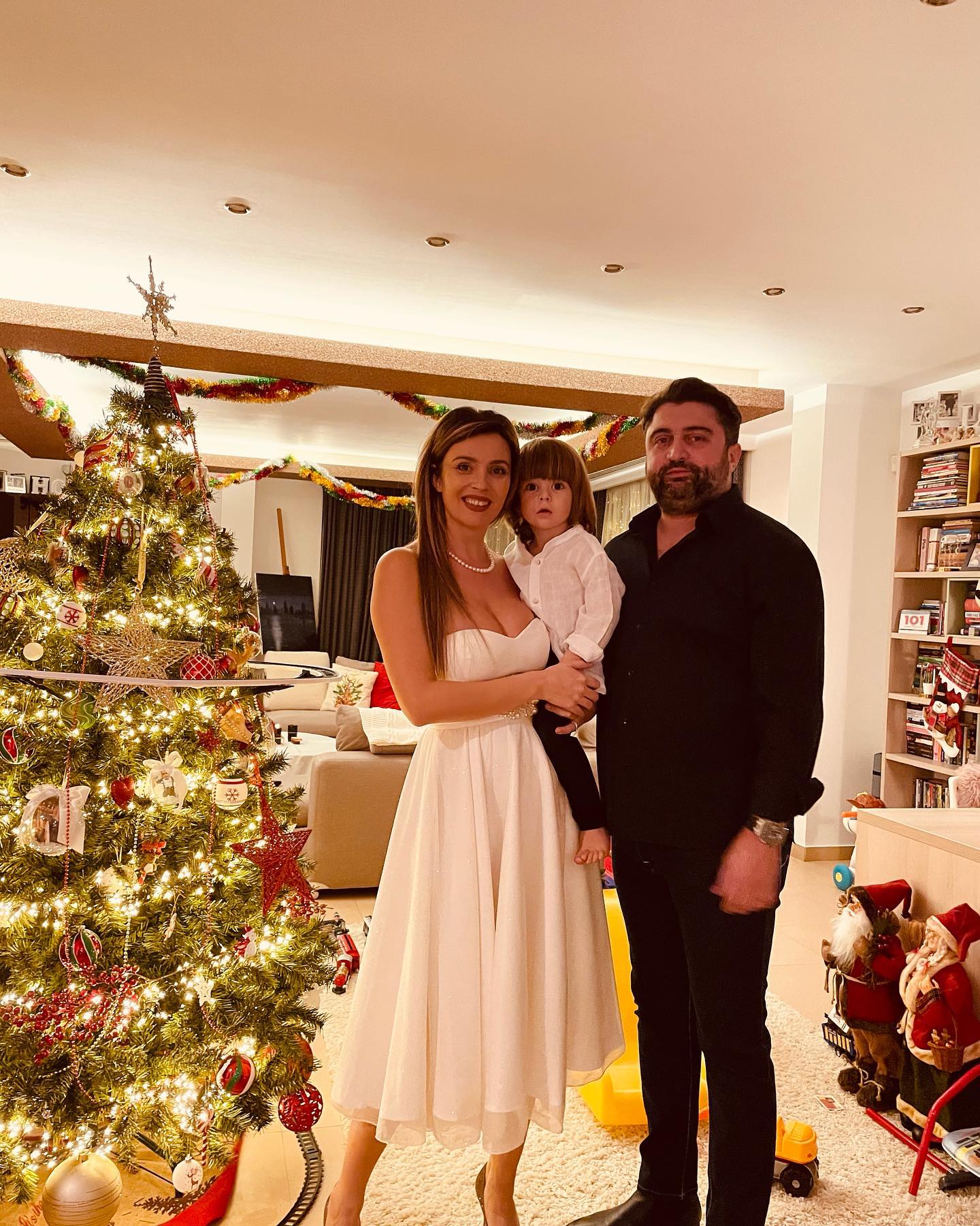 Diana Dumitrescu s-a „răzbunat” pe soț pentru că în loc să o ducă în vacanță i-a organizat nunta. „A recuperat cu vârf și îndesat”