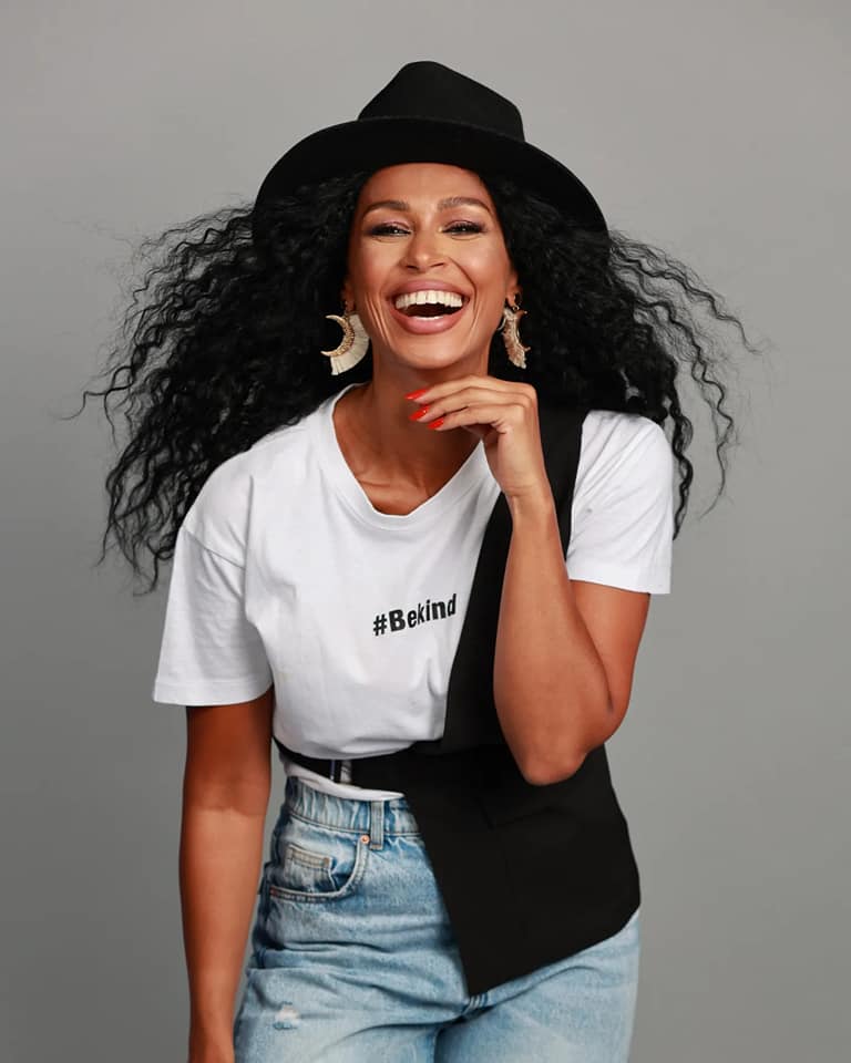 Majda este imaginea unui parfum care s-a vândut în Africa (3)