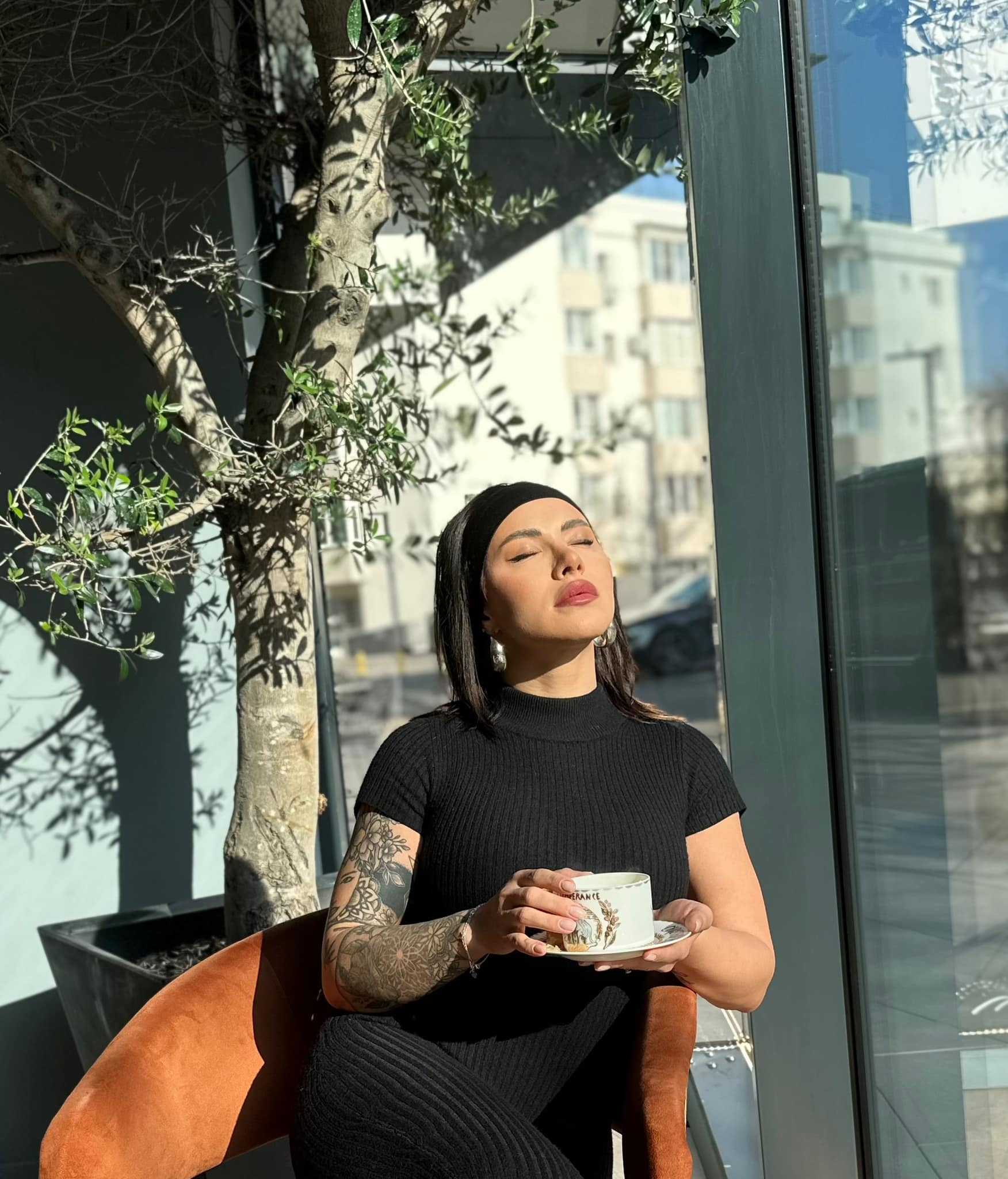 Nicoleta Nucă și-a făcut încă un tatuaj împinsă de la spate de logodnicul ei 7