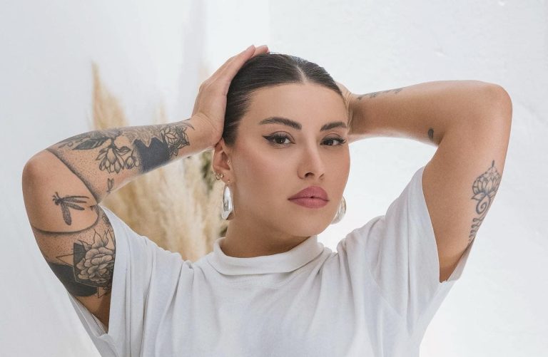 Nicoleta Nucă și-a făcut încă un tatuaj, împinsă de la spate de logodnicul ei. „Noi suntem extreme”. Ce părere are Alex Ursache despre desenele permanente VIDEO EXCLUSIV