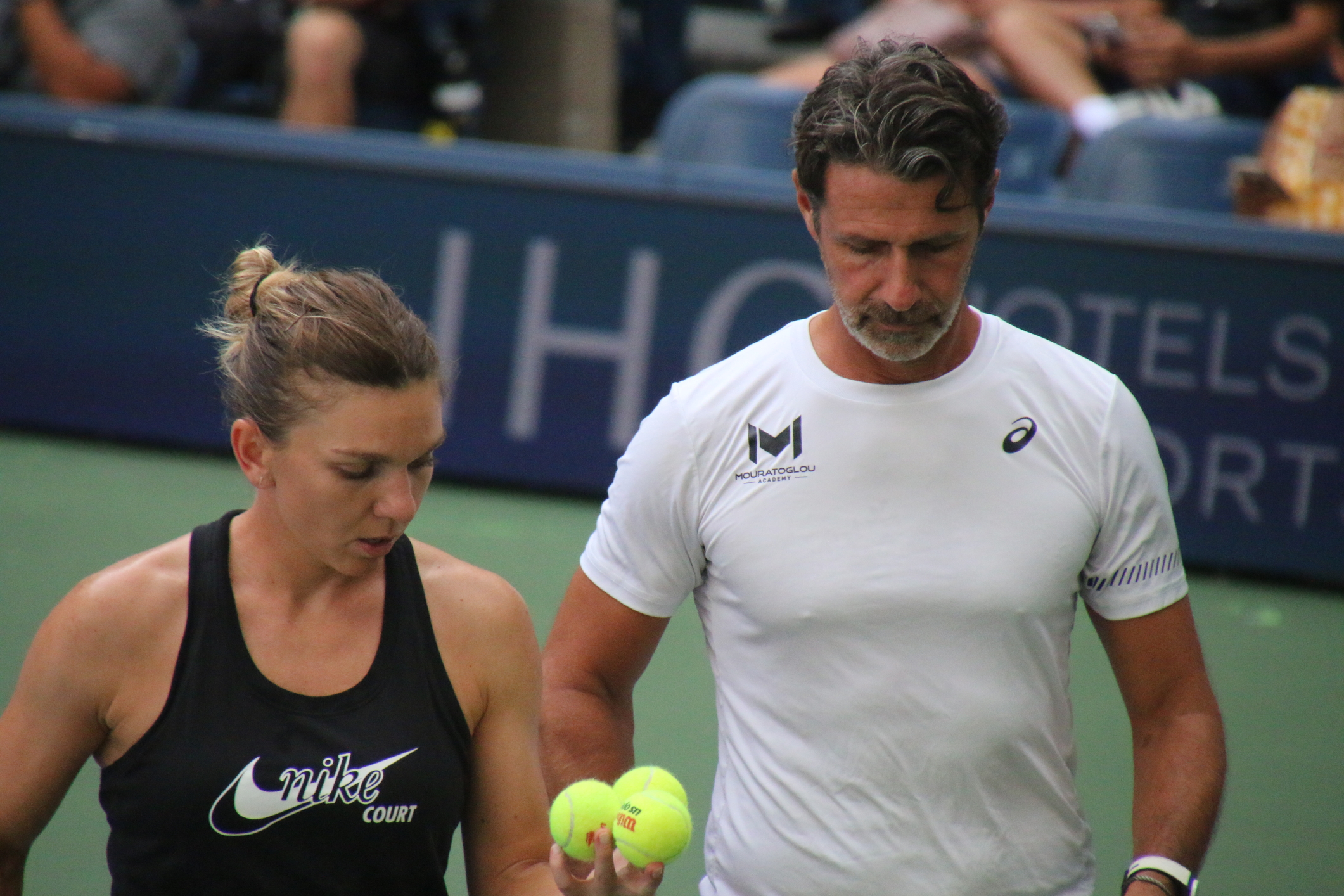 Patrick Mouratoglou a răbufnit după ce Simona Halep a fost acuzată pentru a doua oară de dopaj