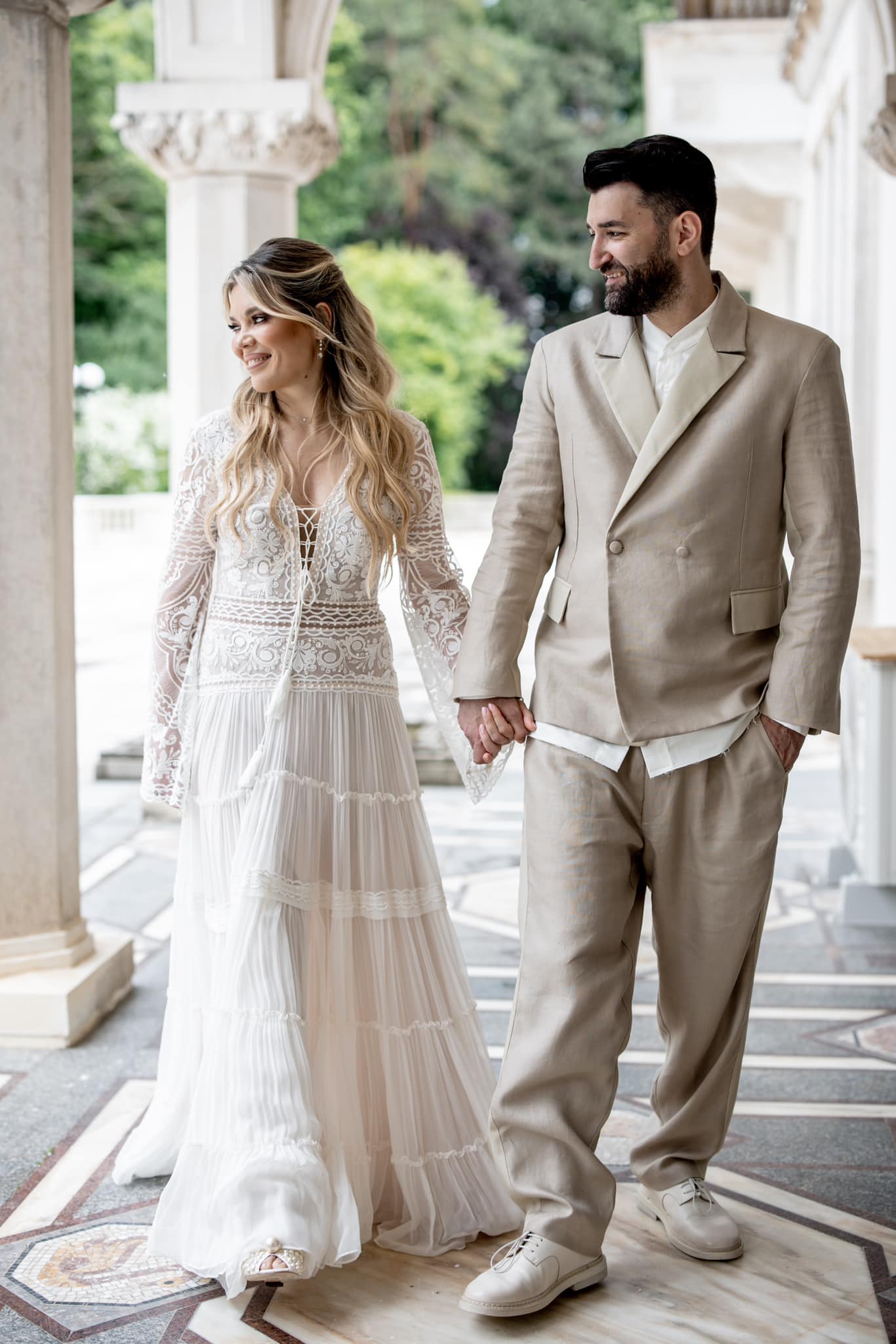 Primele imagini de la nunta dintre Gina Pistol și Smiley. Ce rochie de mireasă a îmbrăcat vedeta, a atras toate privirile