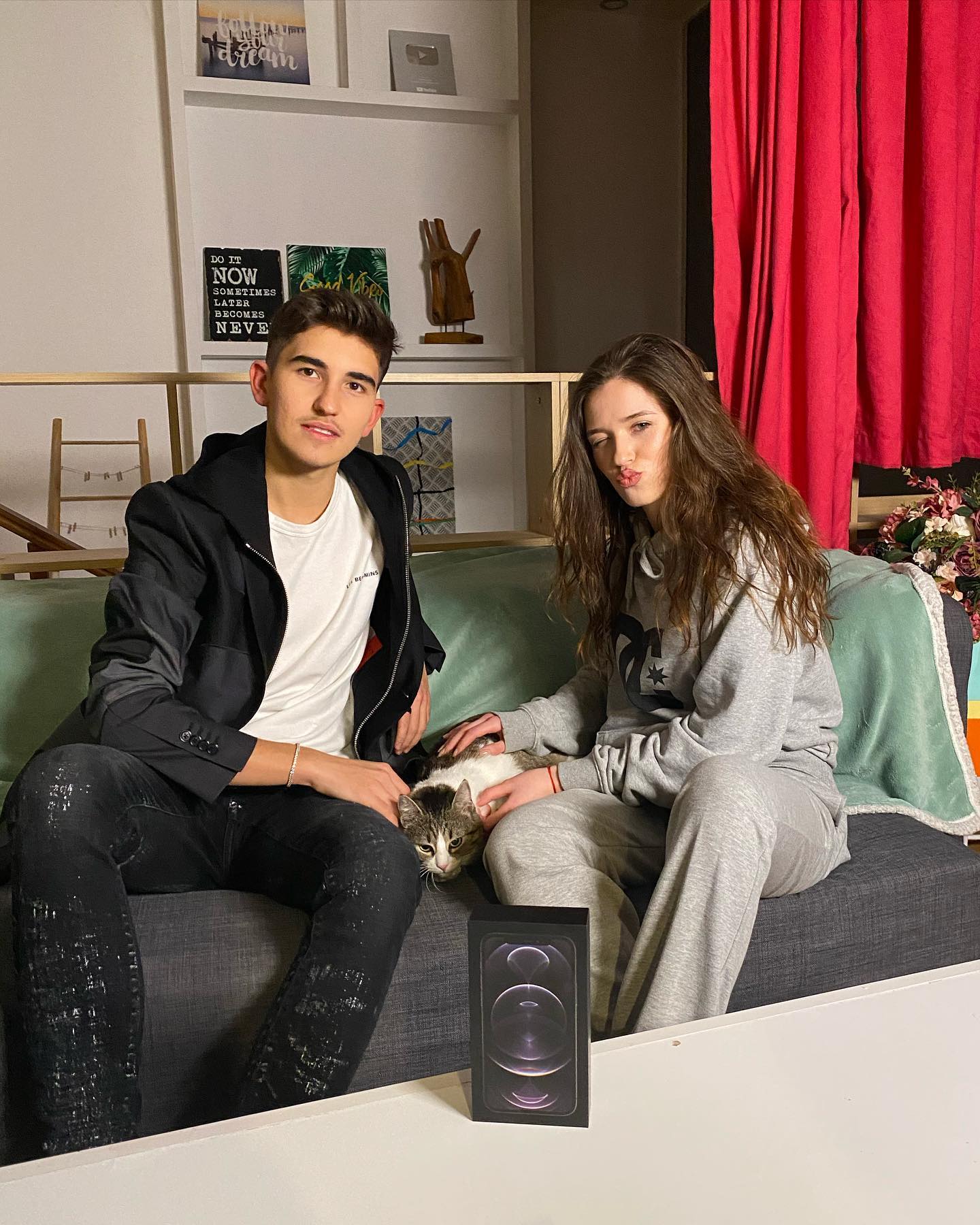 Sebastian Dobrincu și Ioana Ignat, detalii chiar din casa cuplului. Cu ce își disperă vecinii