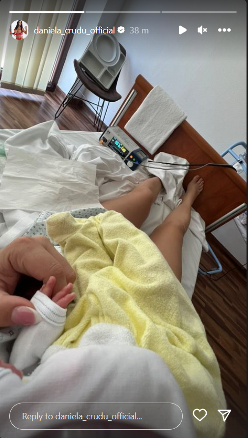 Daniela Crudu a născut. Primele imagini cu fetița. Fosta asistentă tv radiază de fericire