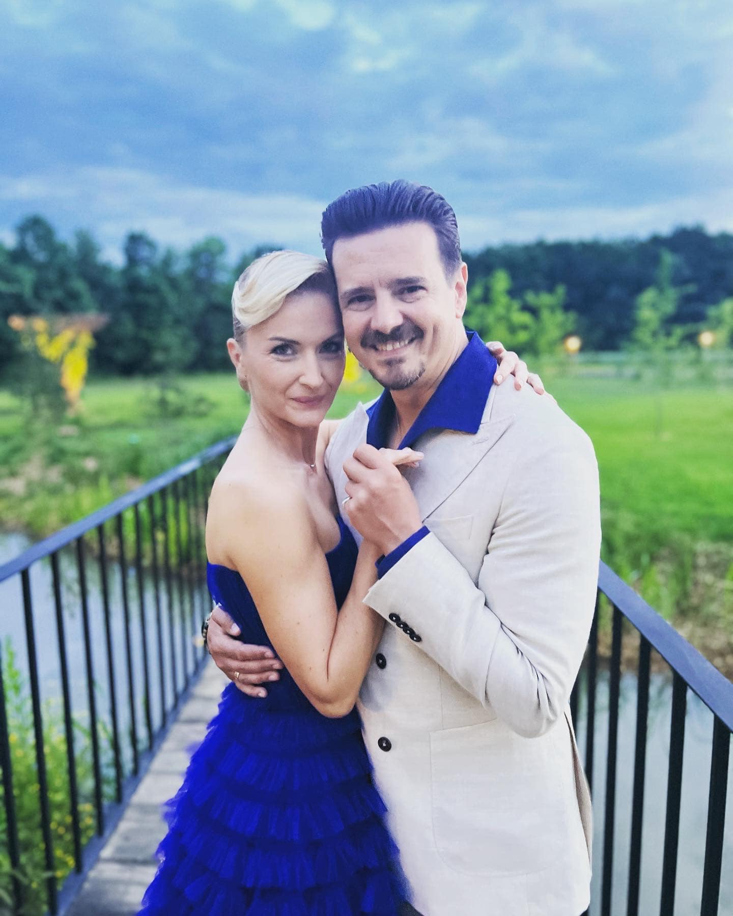 Cea mai extravagantă apariție de la nunta lui Smiley și a Ginei! Adela Popescu, în rochie transparentă. Ce au purtat Andreea Esca, Adelina Pestrițu și Sore