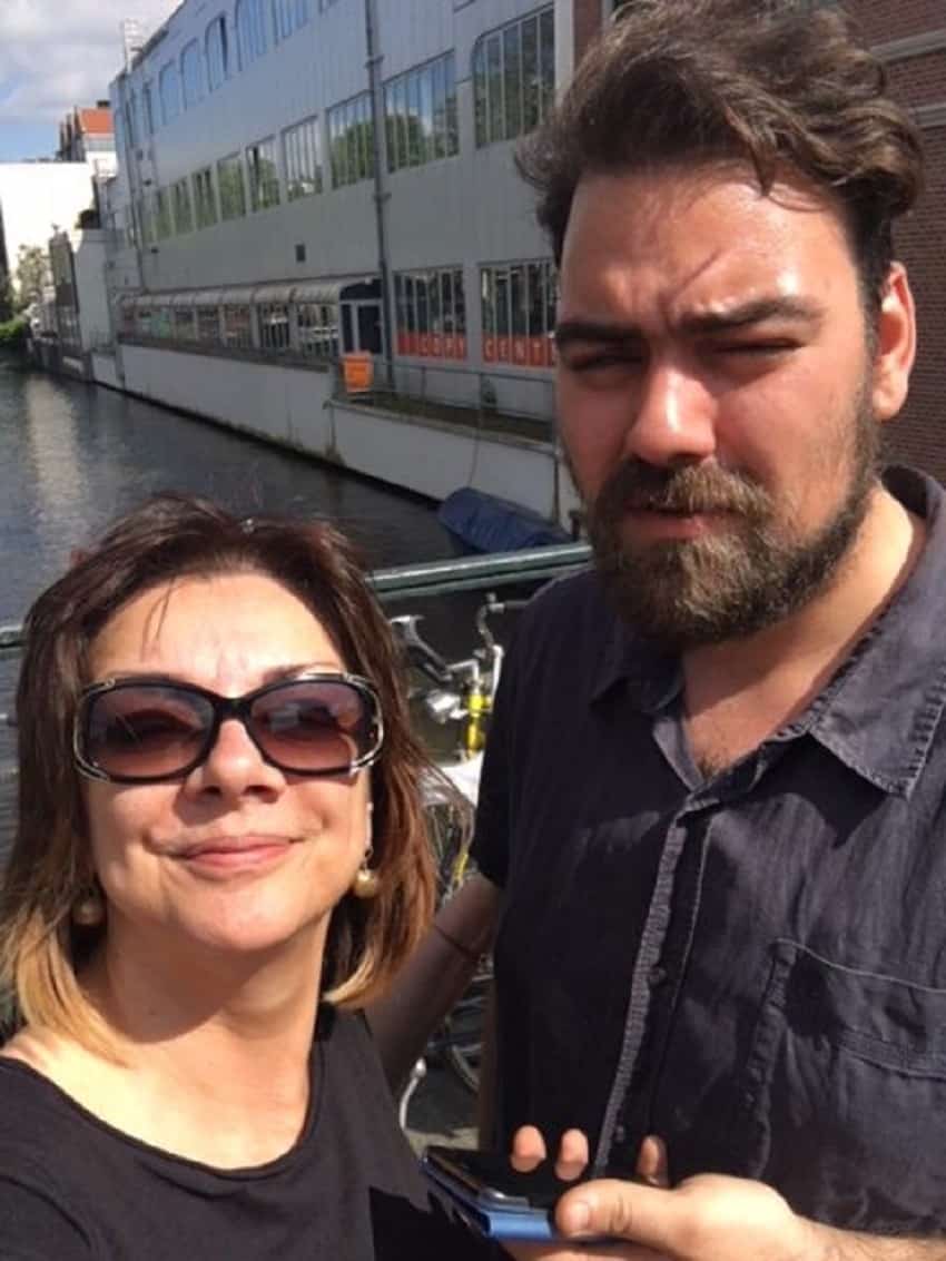 Cu ce se ocupa fiul lui Carmen Tanase, dupa ce a renuntat meseria de regizor