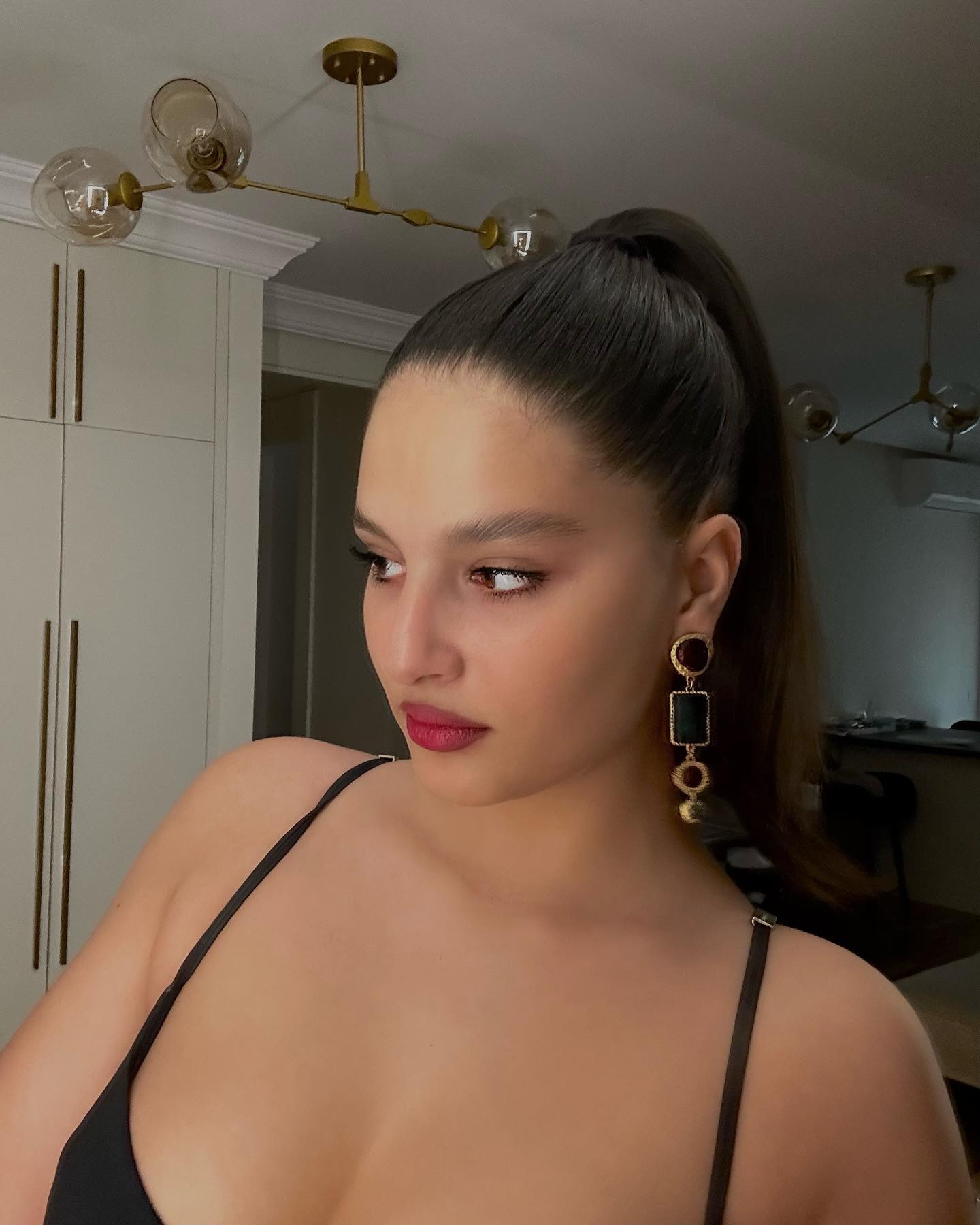 Carmina, fiica cea mare a lui Liviu Vârciu, vrea să-i calce pe urme artistului