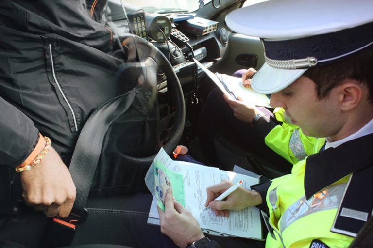 Ce amendă riști, în 2023, dacă nu porți centură de siguranță. Mesajul clar al Poliției Române