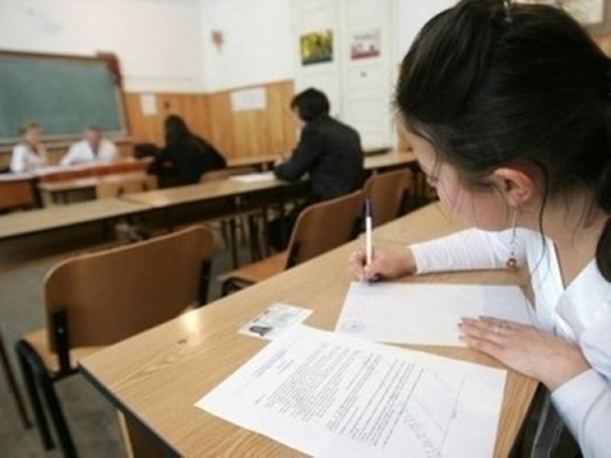 Ce nu au voie să facă elevii în sala de examen la BAC 2023