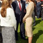 Cum să te îmbraci la un garden party. Trucuri de stil de la Kate Middleton