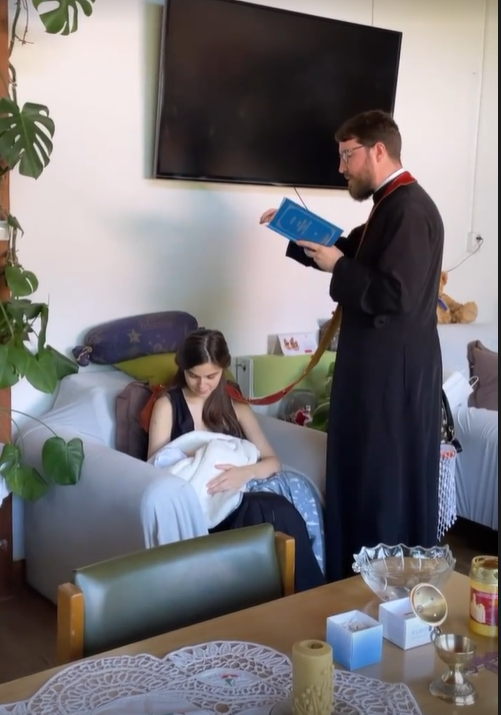 De ce a chemat Theo Rose preotul acasă, la fiul ei. Ce se întâmplă la scurt timp de la externare. Anunțul făcut de artistă