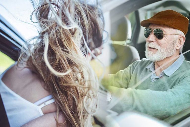 De ce să nu conduci niciodată cu geamurile deschise. Puțini știu ce pericol ascunde de fapt acest obicei