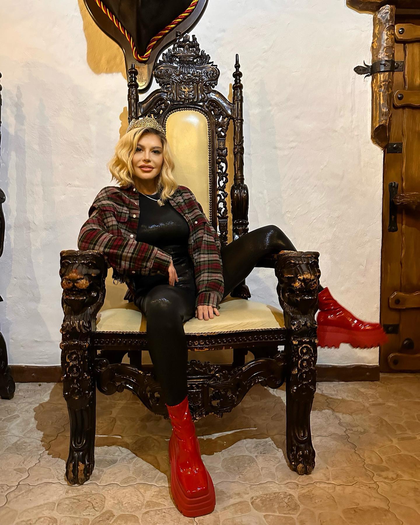 Loredana Groza revine la marea dragoste. Artista tocmai le-a dat vestea fanilor: “E o nouă provocare”