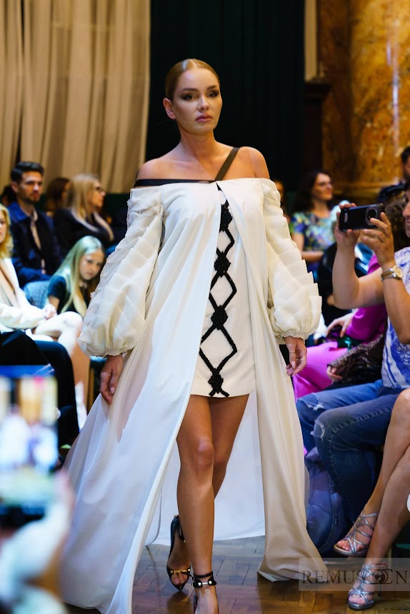 De ce Maria Constantin nu îmbracă haine tradiționale la toate nunțile sau evenimentele la care cântă