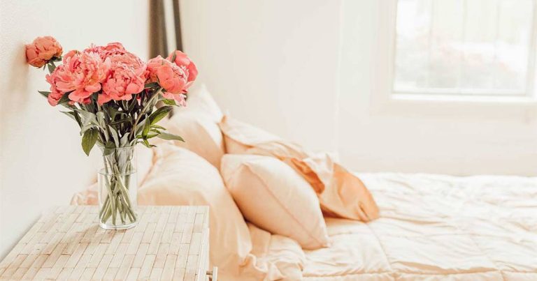 Trucul pentru ca lenjeria de pat să aibă un miros extraordinar. Ce trebuie să faci de fapt când o speli. Se va simți imediat diferența