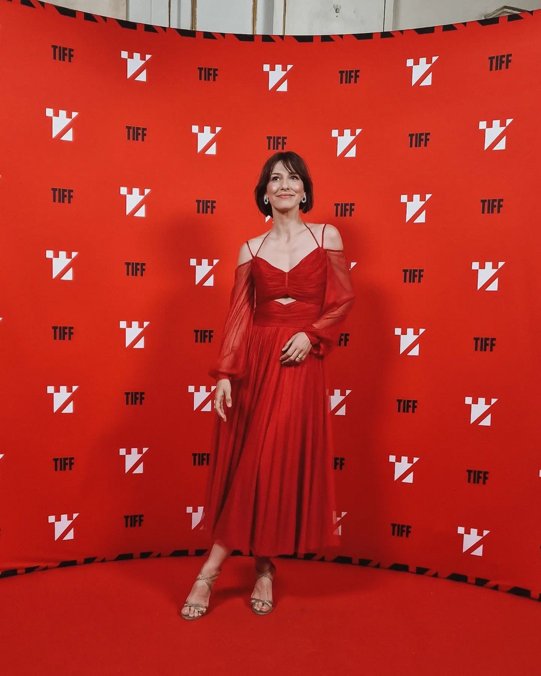 Rochia seducătoare cu care Andreea Raicu a făcut ravagii la TIFF. Ce ținute au purtat Andreea Raicu și Dana Rogoz FOTO