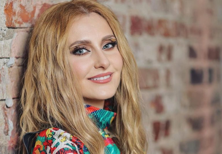 Alina Sorescu a făcut anunțul: “În viața noastră a apărut Amira”. Artista a postat imagini cu noul membru al familiei ei