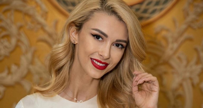 Andreea Bălan, apariție de infarct într-o rochie decupată. A lăsat la vedere prea mult