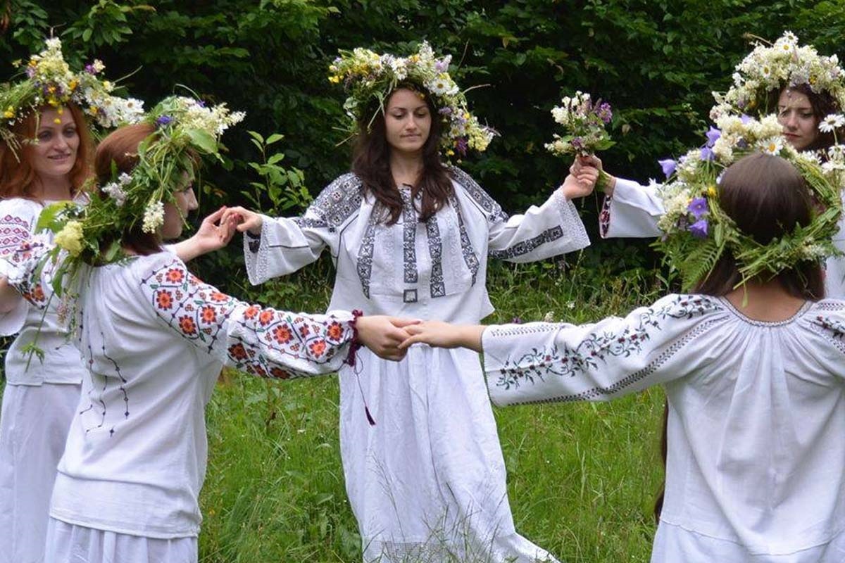 Ce se dă de pomană de Sânziene