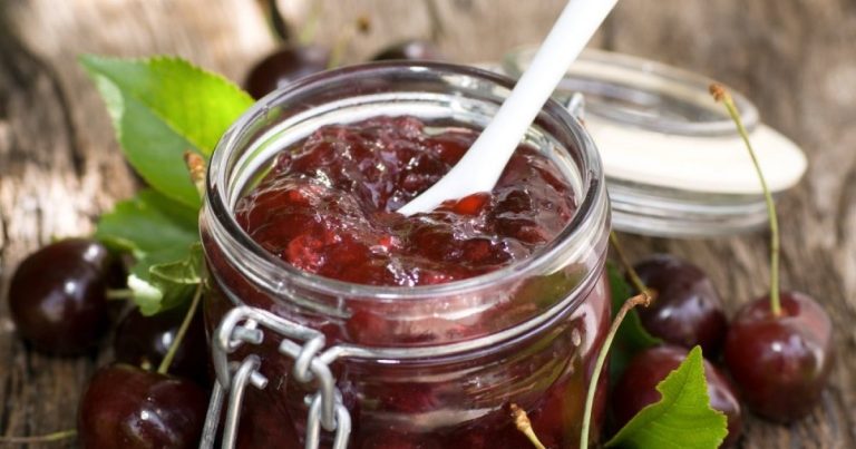 Cât timp se fierbe dulceața de cireșe. Detaliul important de știut pentru un preparat excelent