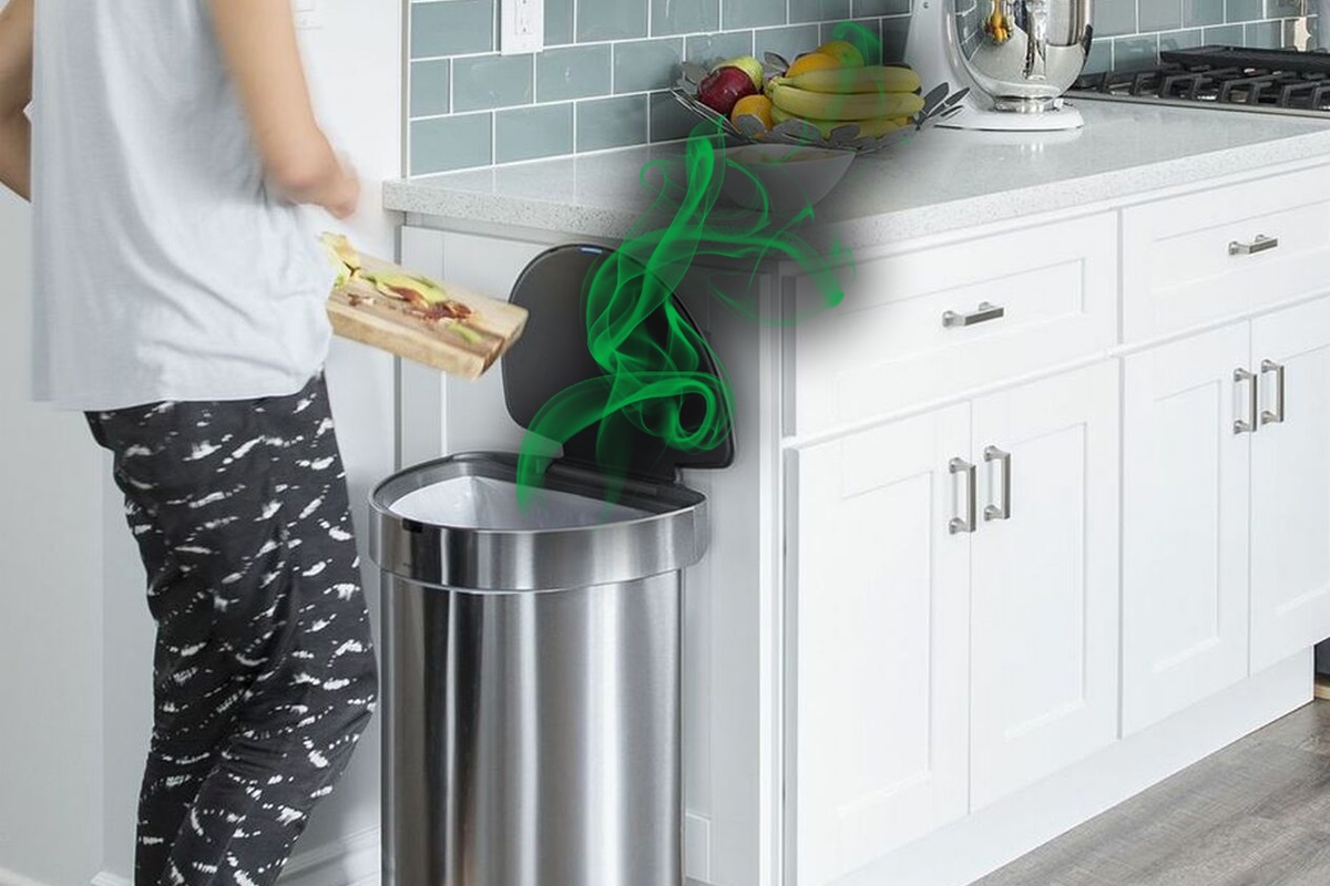 De ce nu trebuie ținut niciodată coșul de gunoi sub chiuvetă