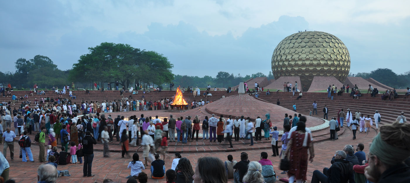 Orașul din lume în care nu există bani, religie sau politică