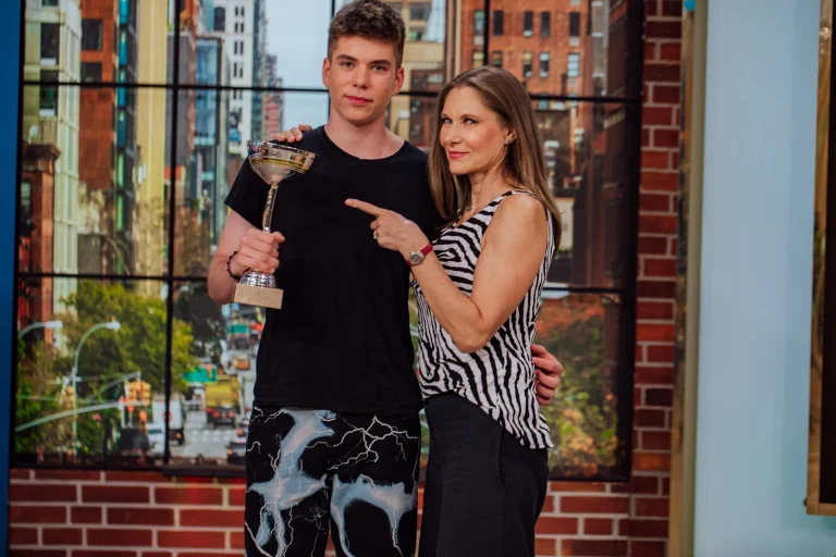 Romanița Iovan abia așteaptă ca fiul ei să își facă o iubită: „Dacă nu am avut o fată a mea, voi avea foarte multe fete”. Greșeala pe care nu și-ar dori ca Albert să o facă în viața amoroasă VIDEO EXCLUSIV