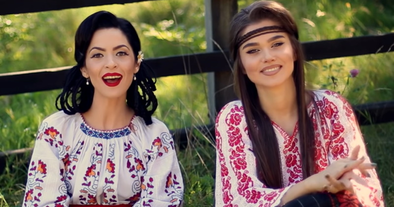 Theo Rose, alături de sora ei, Raluca Diaconu