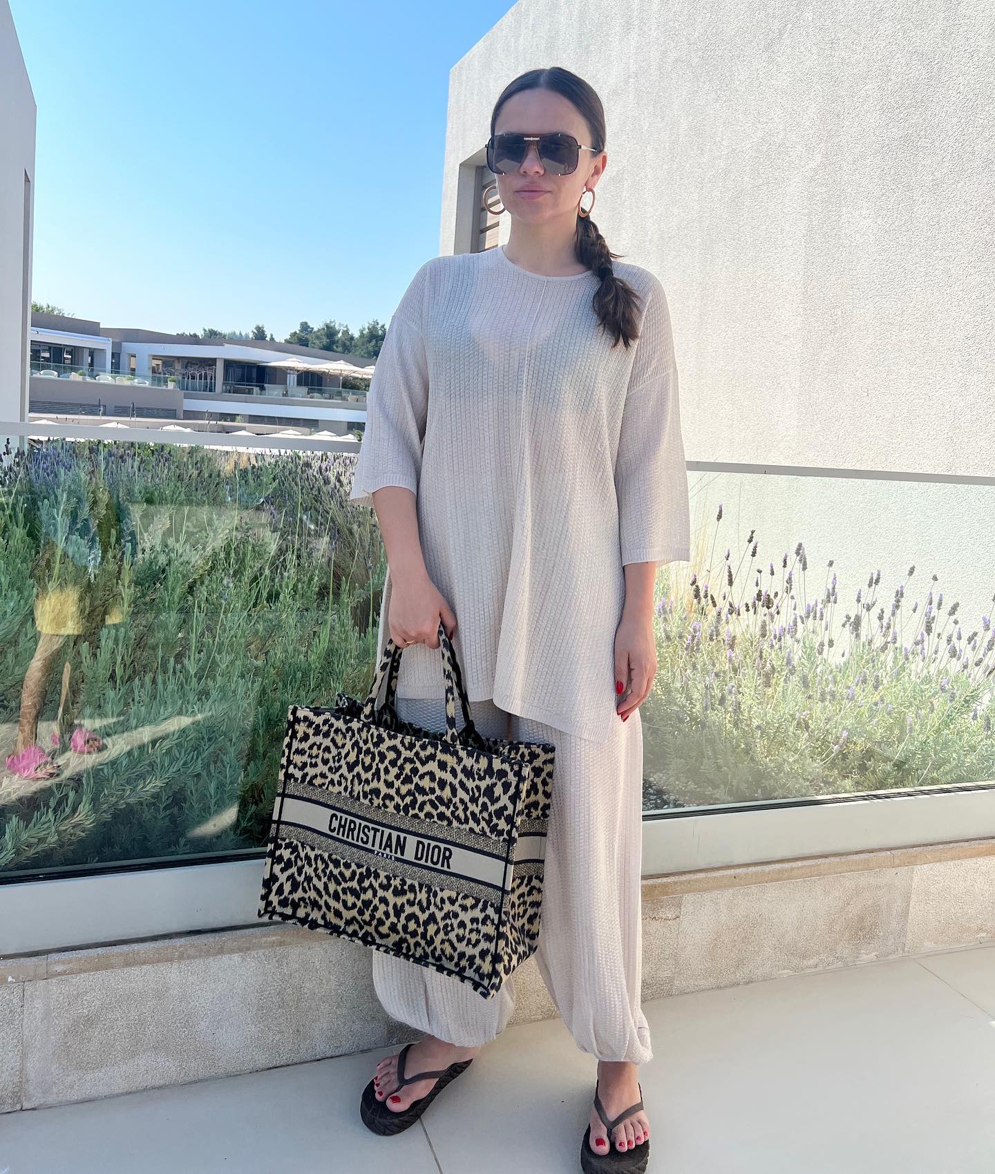 Cristina Siscanu pleaca in vacanta