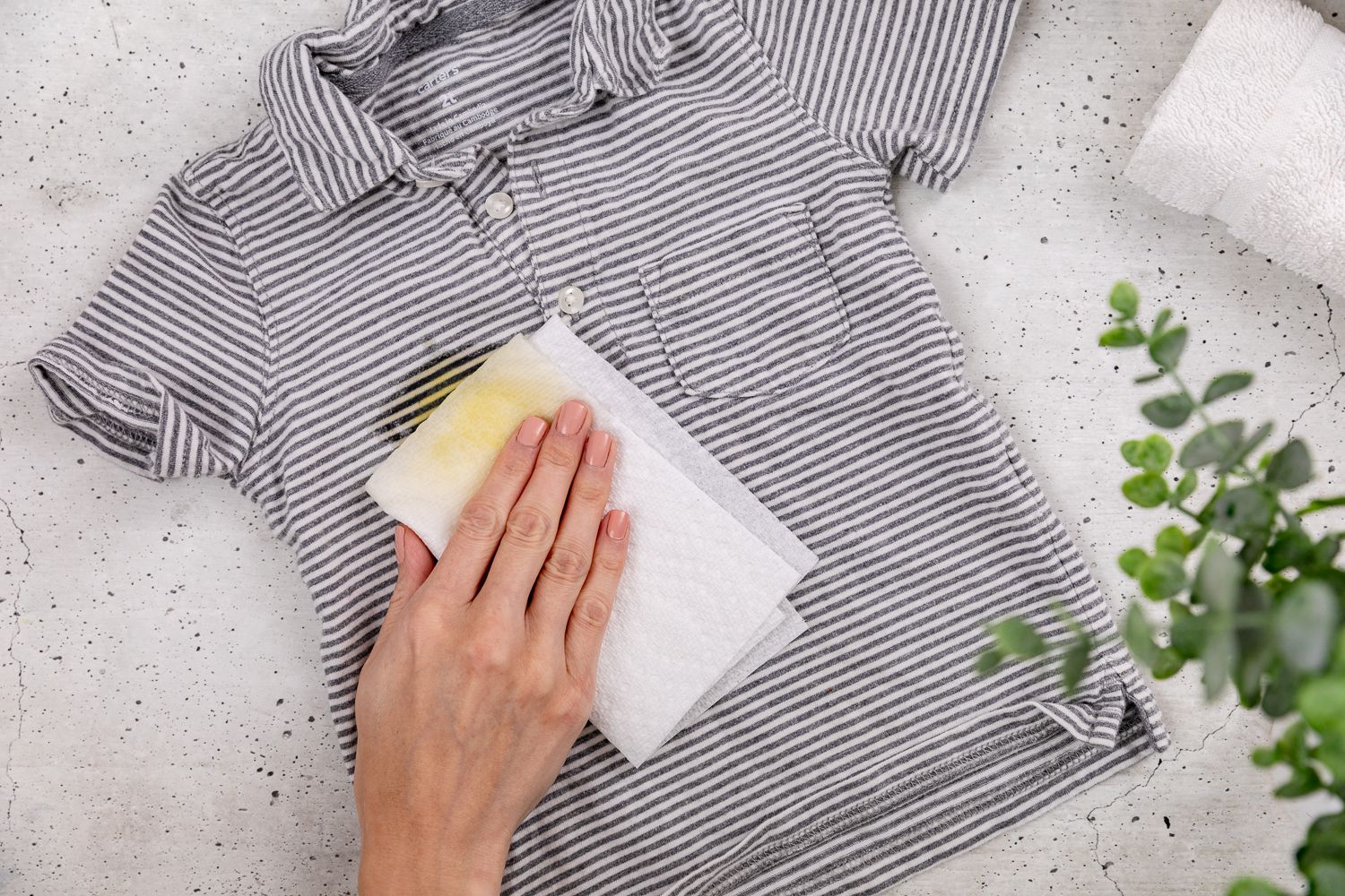 Cu ce sa cureți petele de suc