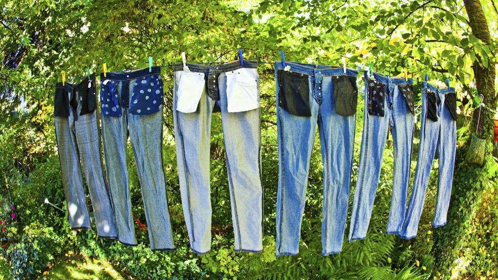 Cum se spală corect blugii