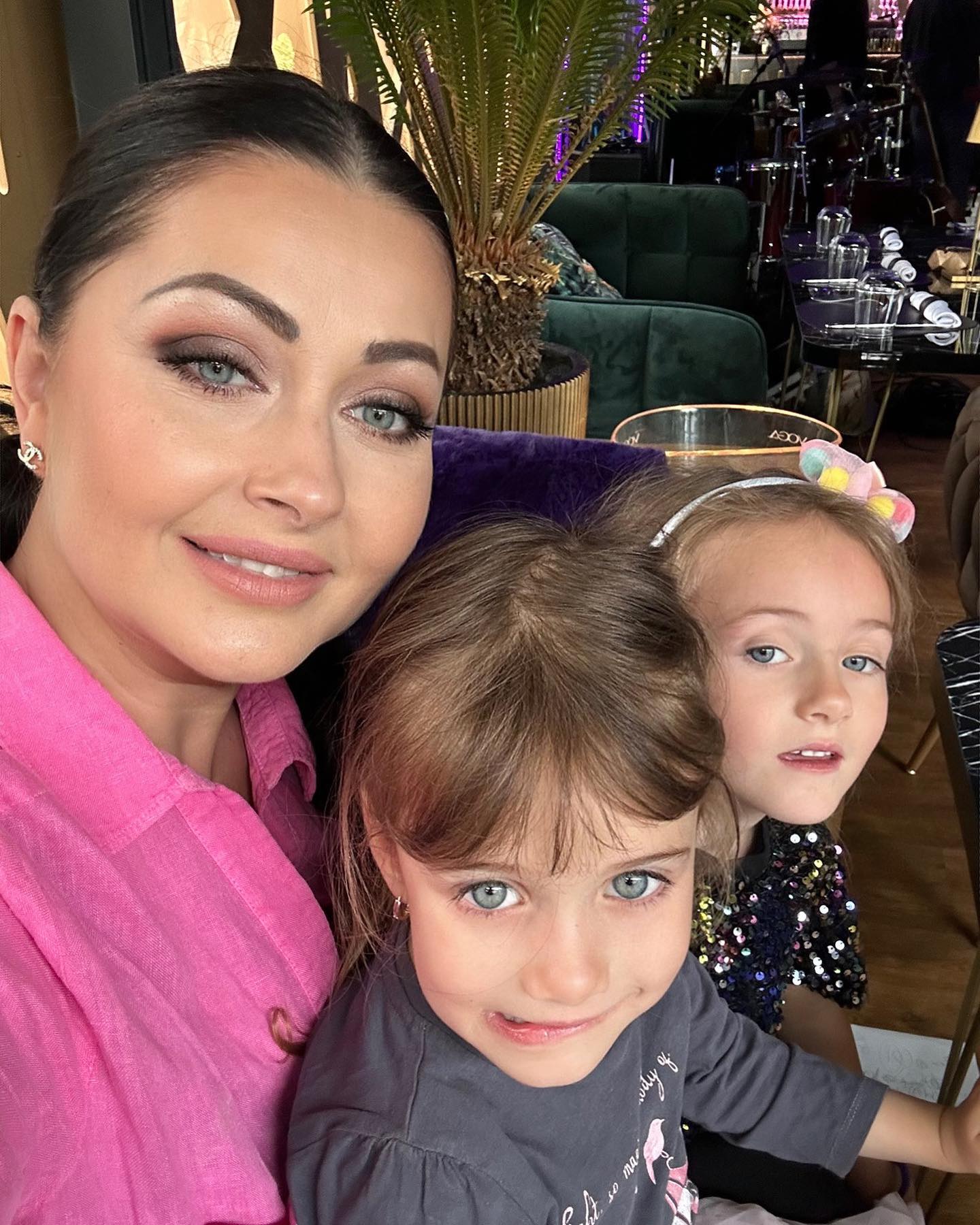 Gabriela Cristea si fiicele ei